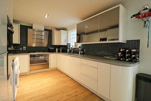 Kitchen- click for photo gallery